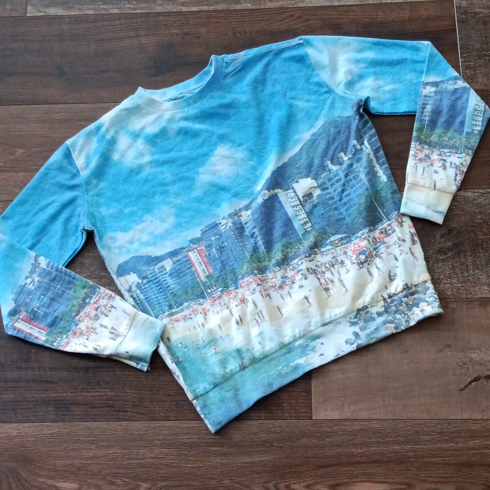 Beachy sweatshirt